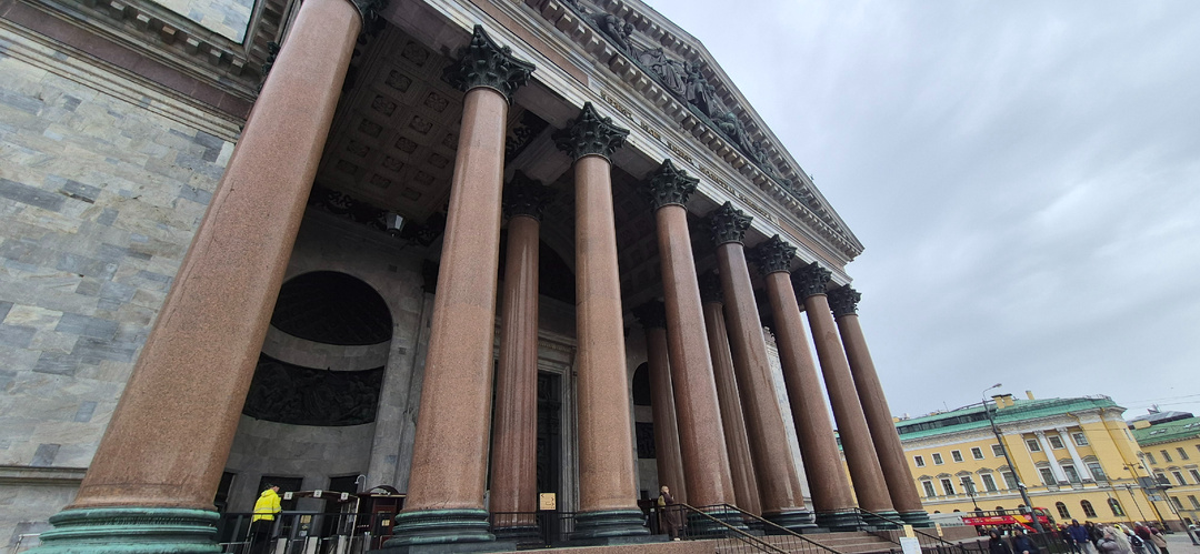 Фото-экскурсия: внешний облик Исаакиевского собора, смотровая площадка на колоннаде и виды города с высоты