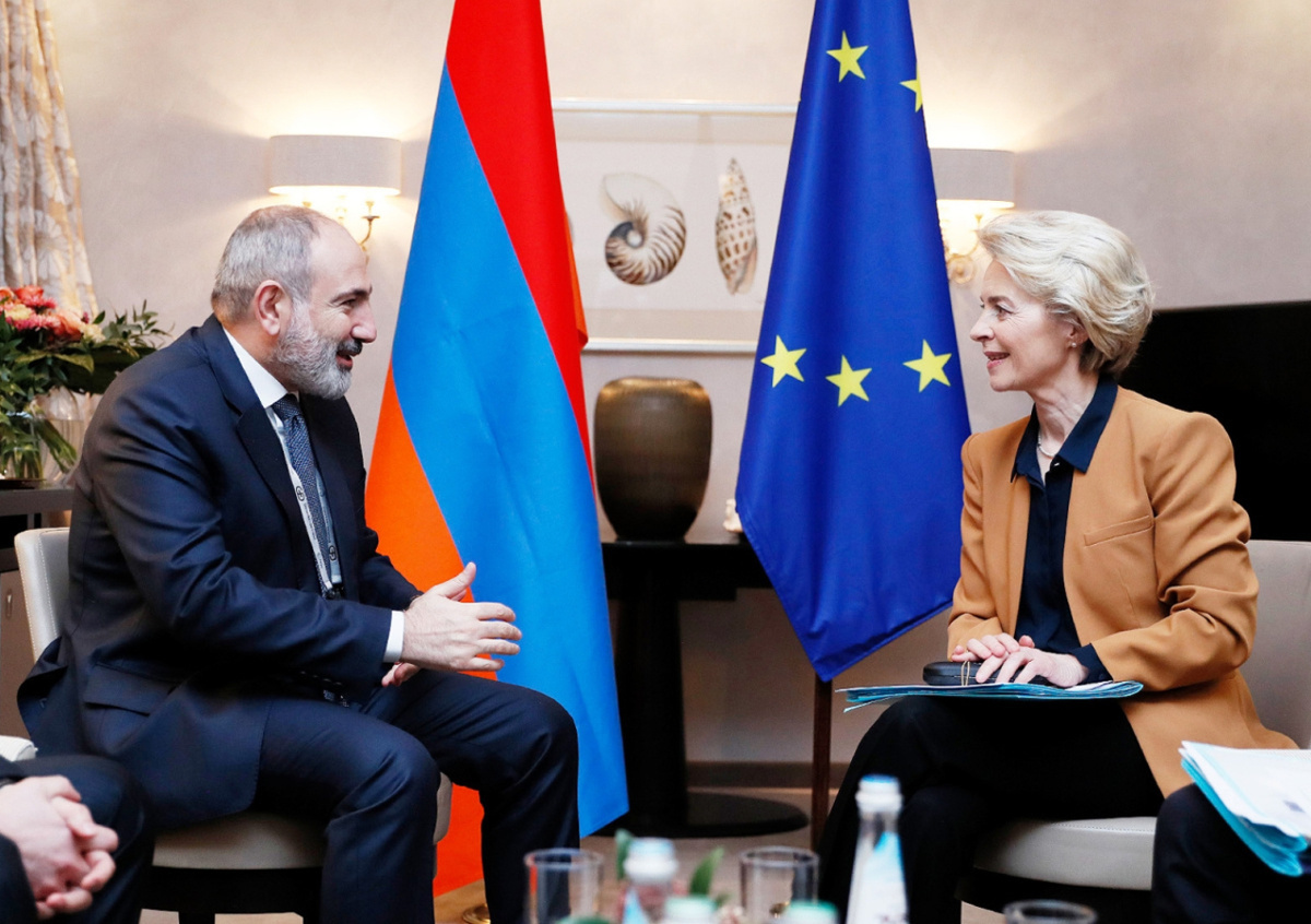 Пашинян развивает контакты с государствами, выступающими против Москвы