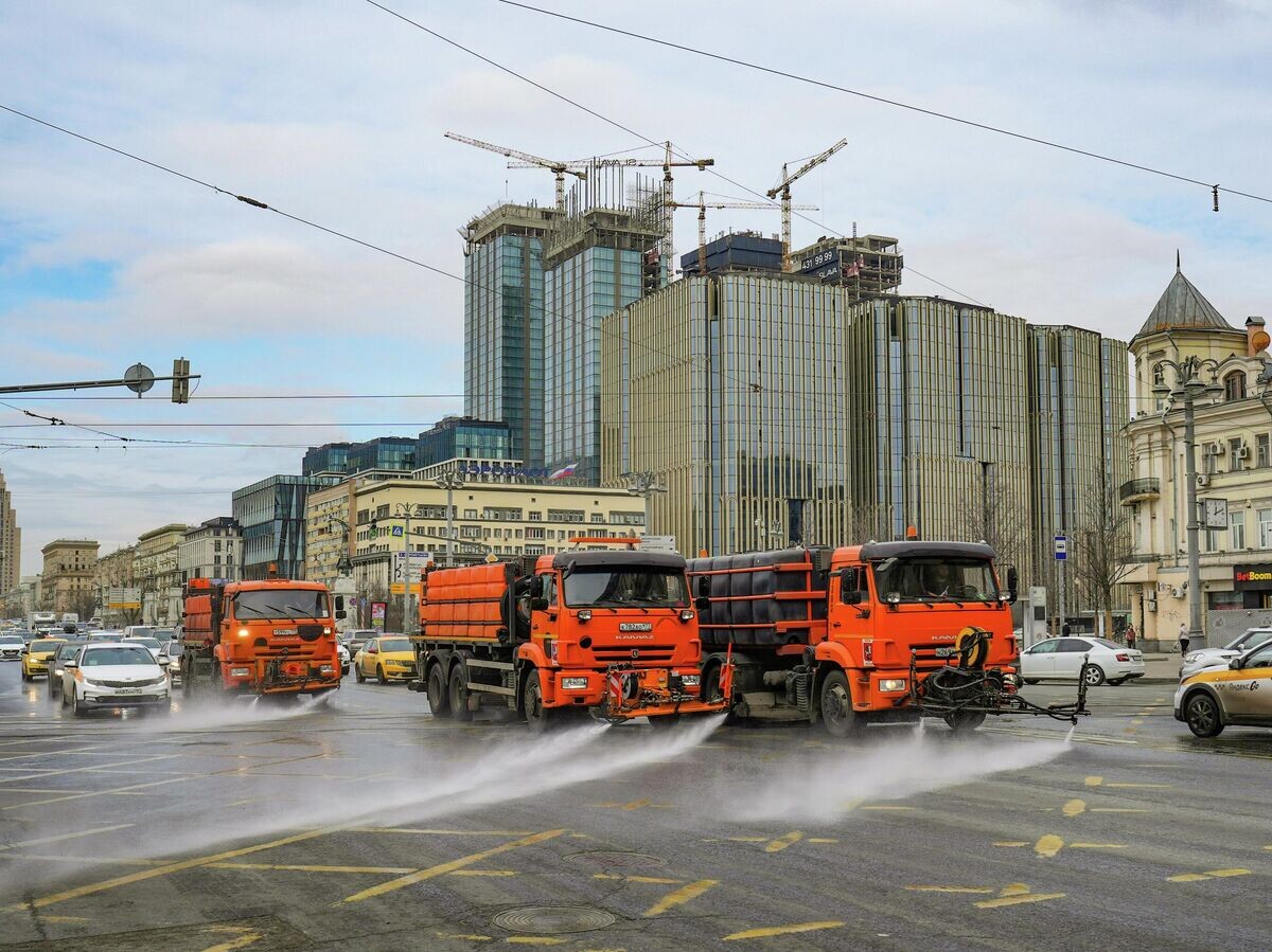    Промывка дорог в Москве | © Фото : Комплекс городского хозяйства Москвы
