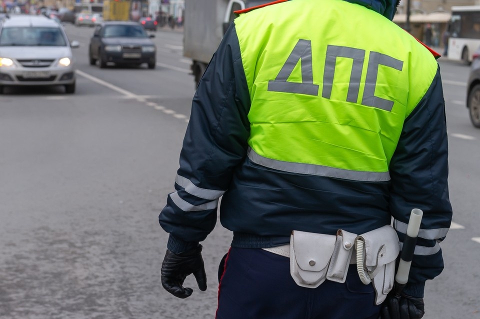    Угонщик попал в аварию почти сразу, как тронулся с места. Олег ЗОЛОТО