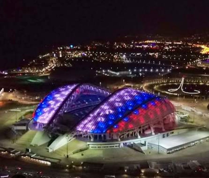 Фишт с подсветкой Триколор