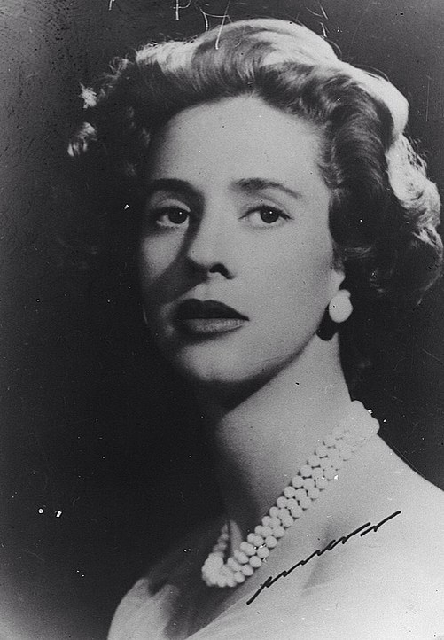 Новоиспеченная королева в 1960 году 