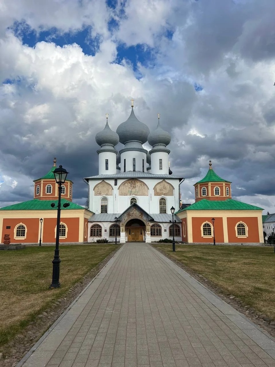 Тихвинский Богородичный Успенский мужской монастырь