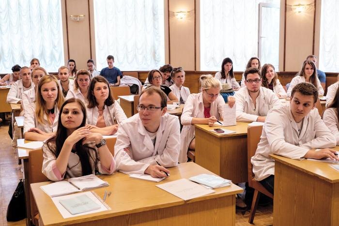 Обложка © Shutterstock / FOTODOM / BoxerX