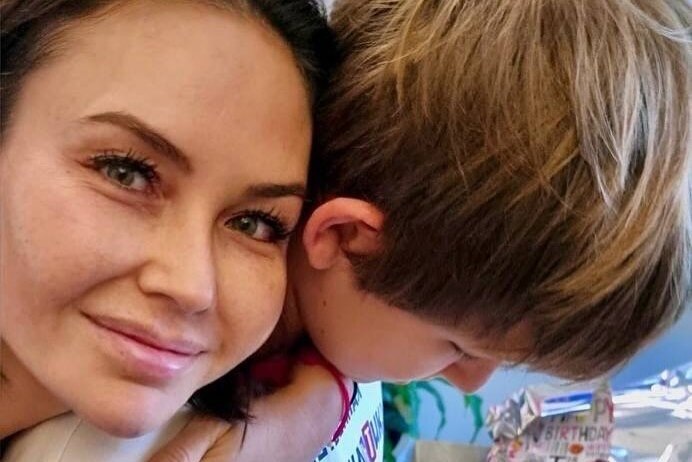     «Уже выше папы»: Ляйсан Утяшева и Павел Воля показали сына в день его 13-летия