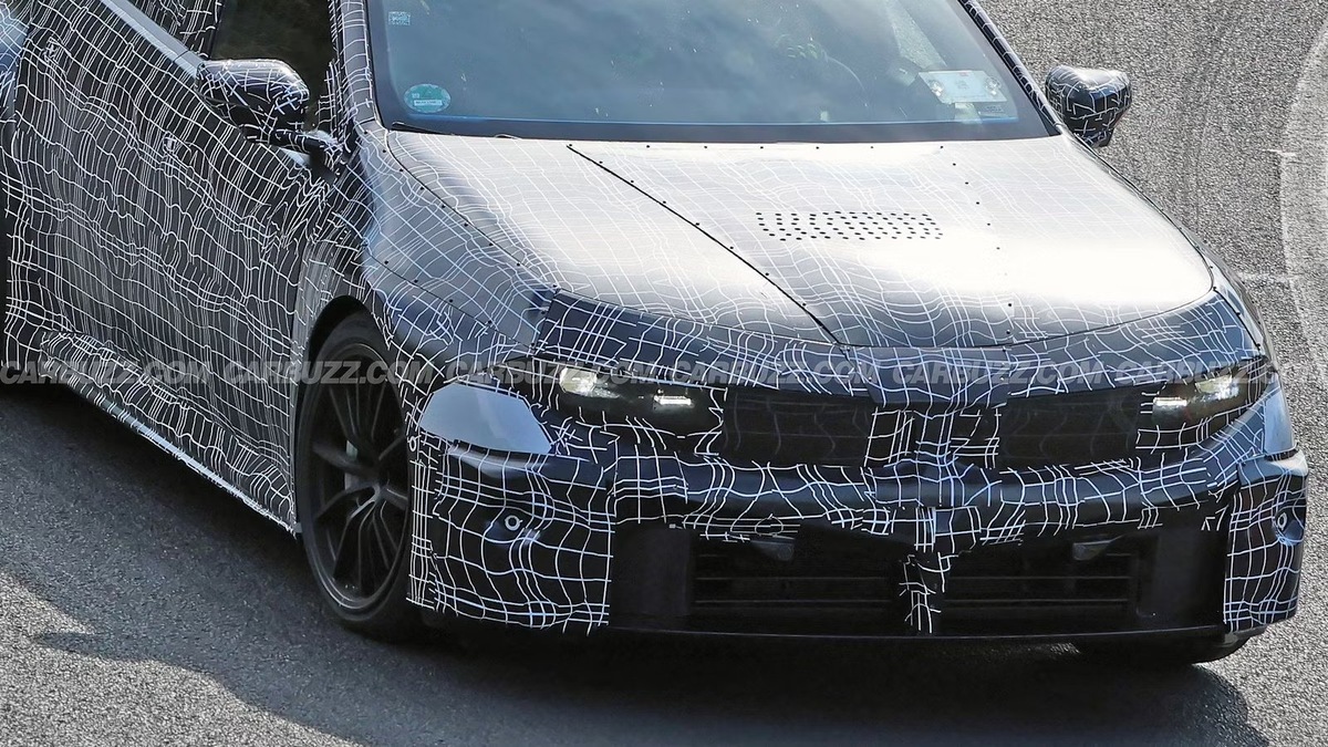    BMW iM3 получил широкие бамперы