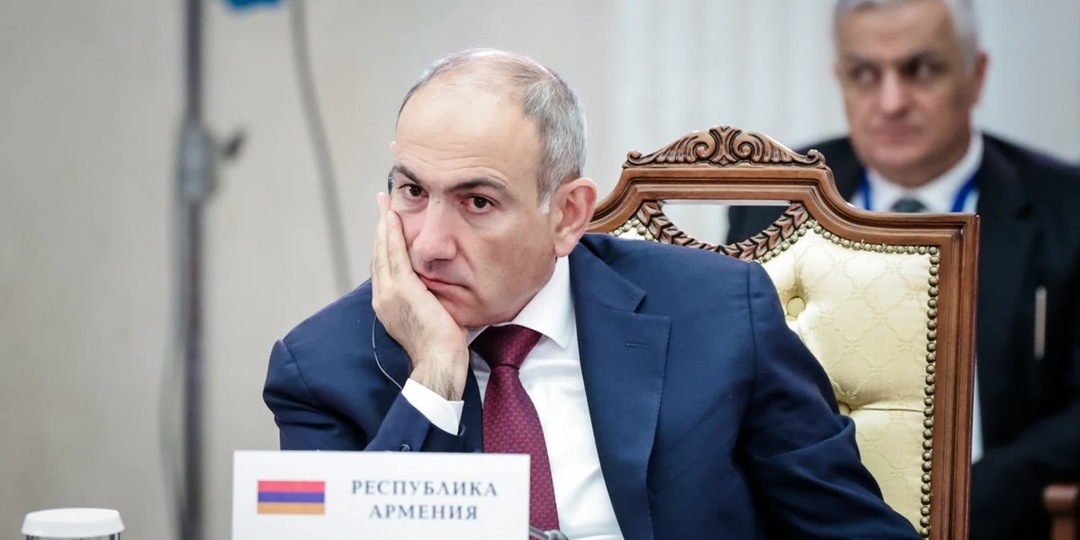 Пашинян отказался разрезать торт с картой Армении