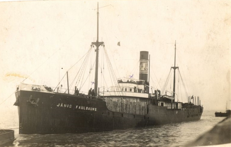 В 1929 г.  пароходом владела Латвия. Он назывался "Janis Faulbaums"