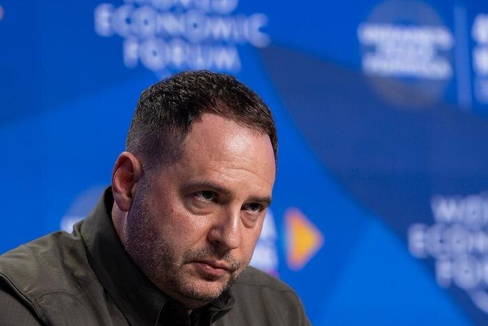 Андрей Ермак. Обложка © ТАСС / EPA / GIAN EHRENZELLER
