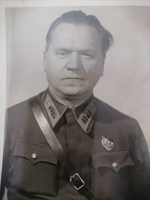 Егоров Павел Васильевич, полковник. За освобождение Сочи от Кубанской армии генерала Морозова был награжден орденом Красного Знамени. Участник Великой Отечественной войны. С 1946 г и до своей кончины (1965 г) проживал в Сочи. Фото - из Википедии