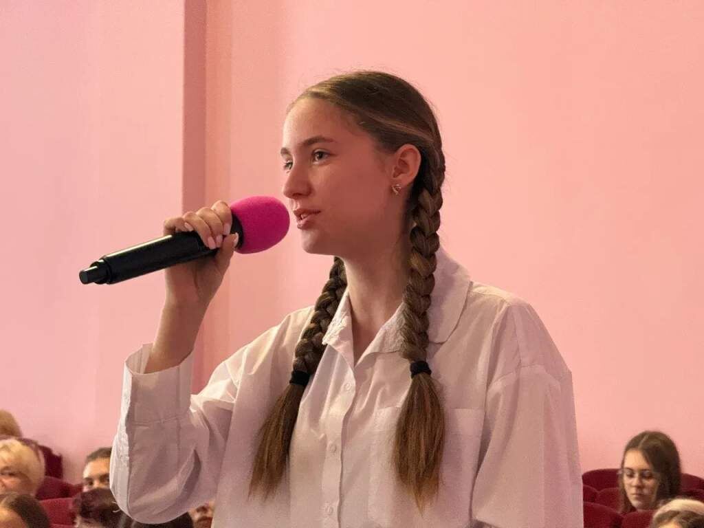   📷
