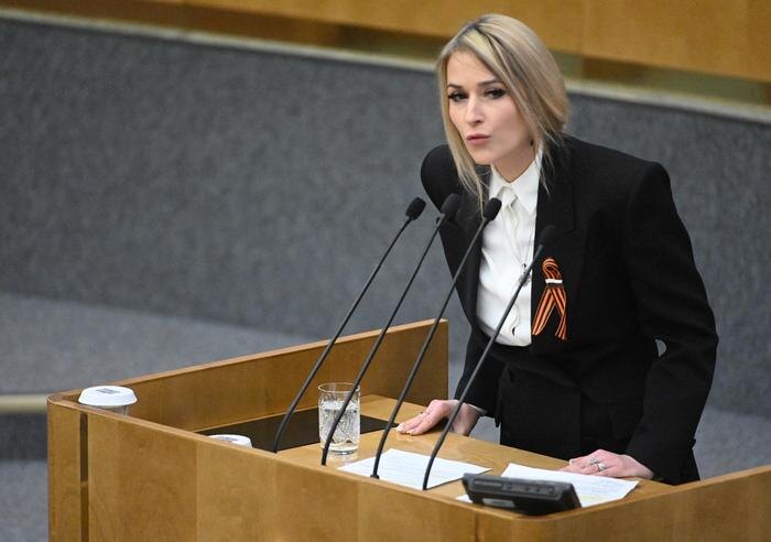 Яна Лантратова. Обложка © Life.ru