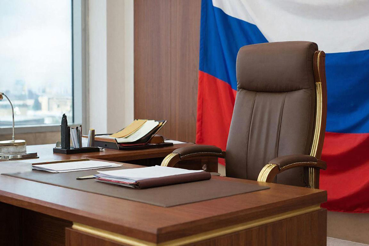 Владимир Белобаржевский будет руководить Александровским округом после своей жены.  Фото: Изображение сгенерировано с помощью ИИ / Светлана Возмилова