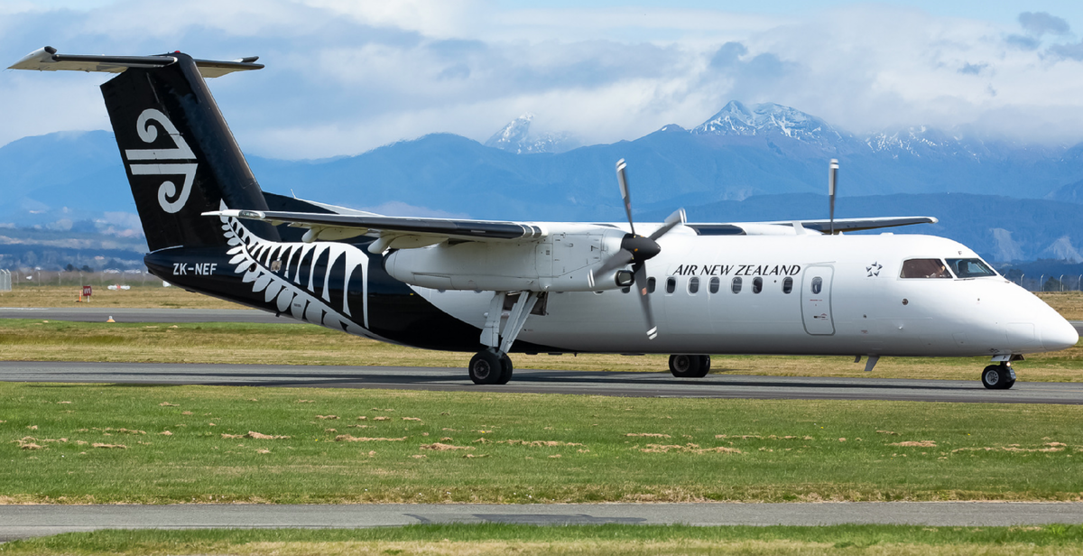 Dash 8-300 авиакомпании Air New Zealand с регистрационным номером ZK-NEF