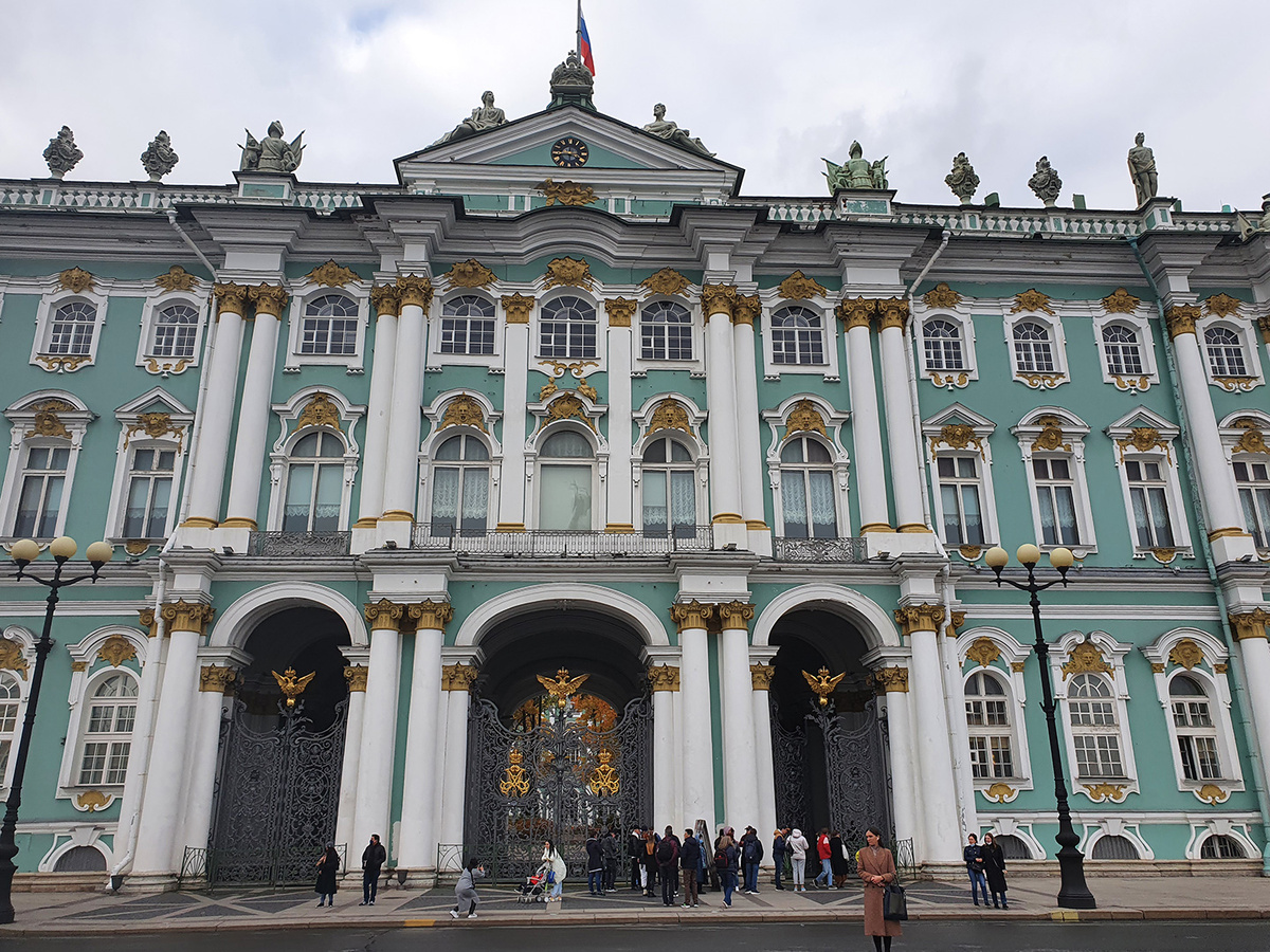 Эрмитаж - вход в Главную экспозицию в Зимнем дворце