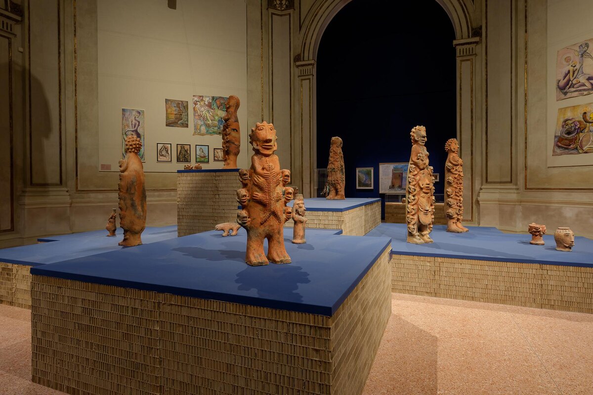 Andrea Avezzù / La Biennale di Venezia📷Скульптуры Сейни Ава