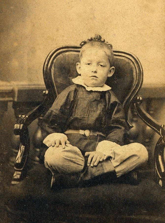 Константин Циолковский в возрасте 6-7 лет. 1863-1864.