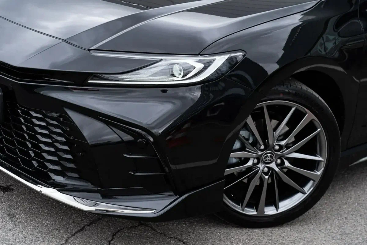 Автомобили Toyota входят в ТОП-10 по продажам на российском рынке уже несколько месяцев. Официалдьного представительства, напомним, у нас нет