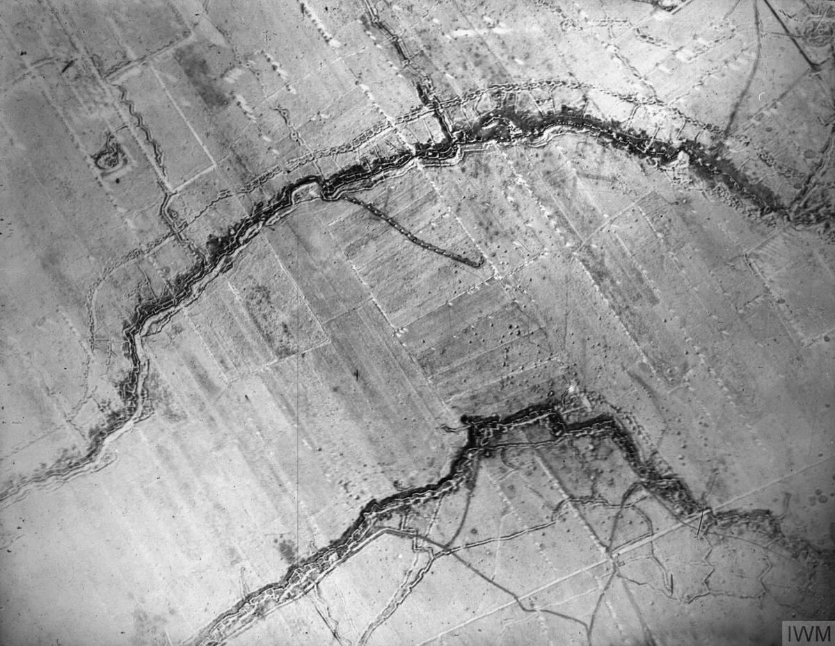 Траншеи противников на Западном фронте. 1916 год. Аэрофотосъемка.