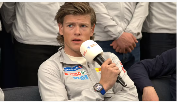 «Это Richard Mille RM67012, которые, вероятно, самые «спортивные» часы Ричарда Милля. Это очень современные и высокотехнологичные часы, и, не в последнюю очередь, очень дорогие.