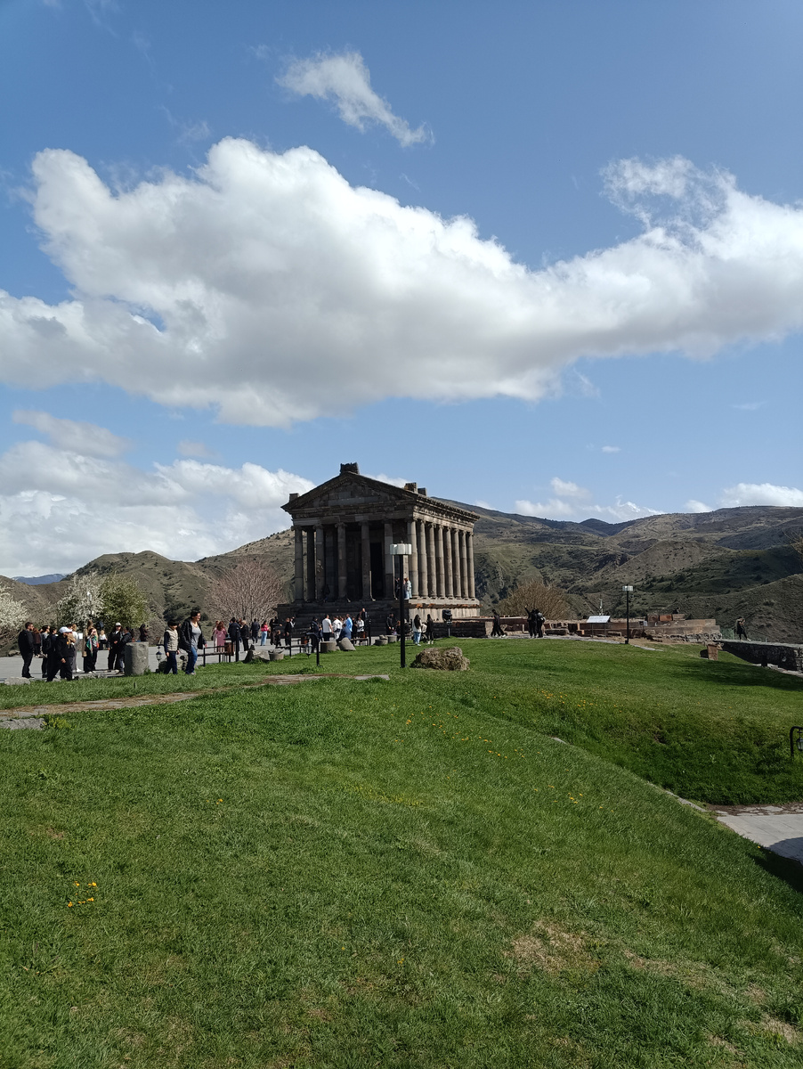 Храм Гарни