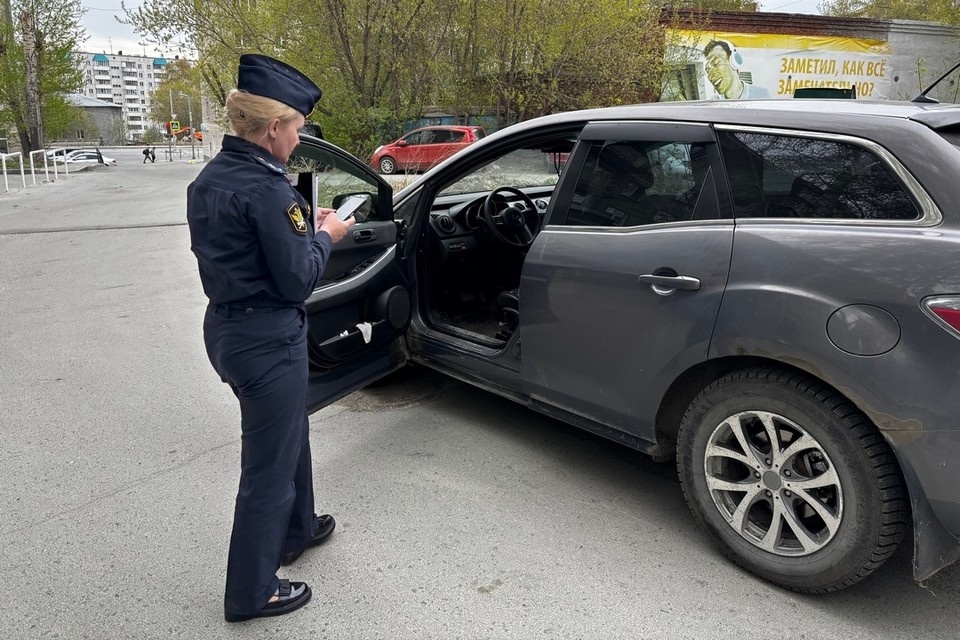    Приставы арестовали три автомобиля должника по алиментам. Фото: ГУФССП России по Новосибирской области