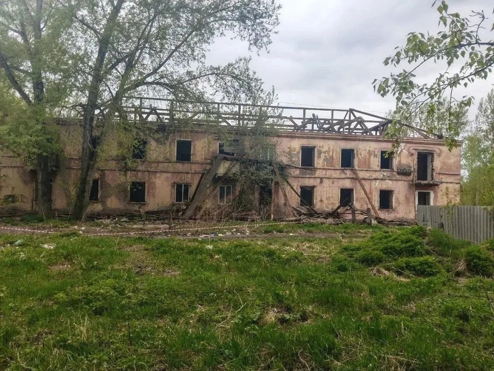    На правобережье Красноярска сносят аварийный дом. Фото: департамент градостроительства Красноярска