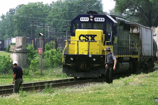 Инцидент с неуправляемым поездом CSX 8888 / Trainguy0217/locomotive.fandom.com  📷