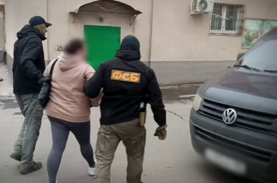    Женщина подозревается в шпионаже. Фото: УФСБ России по ДНР