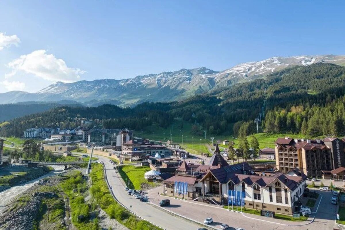    Курорт Архыз летом. Фото: пресс-служба курорта "Архыз".
