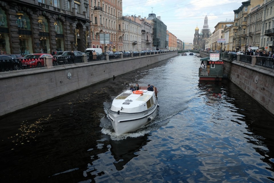    Еще два появятся осенью - в Кронштадте и Ломоносове. Артем КИЛЬКИН