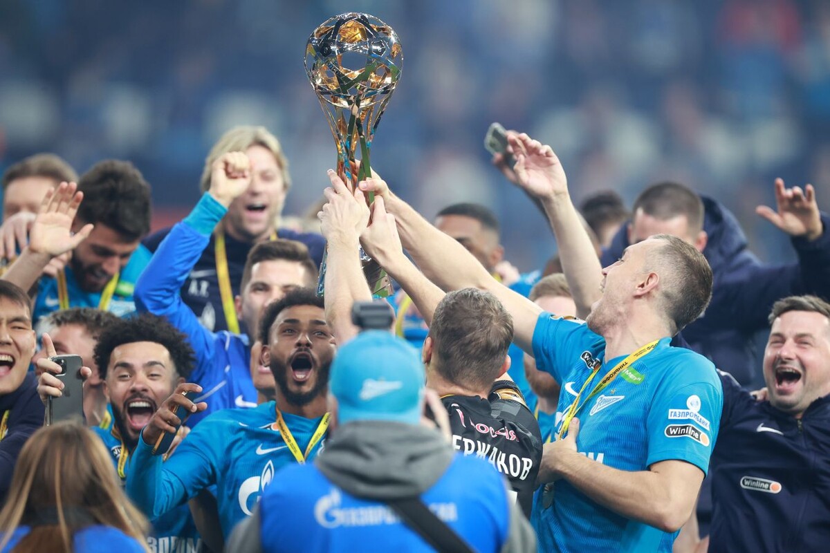 «Зенит» близок к тому, чтобы снова поднять чемпионский Кубок РПЛ