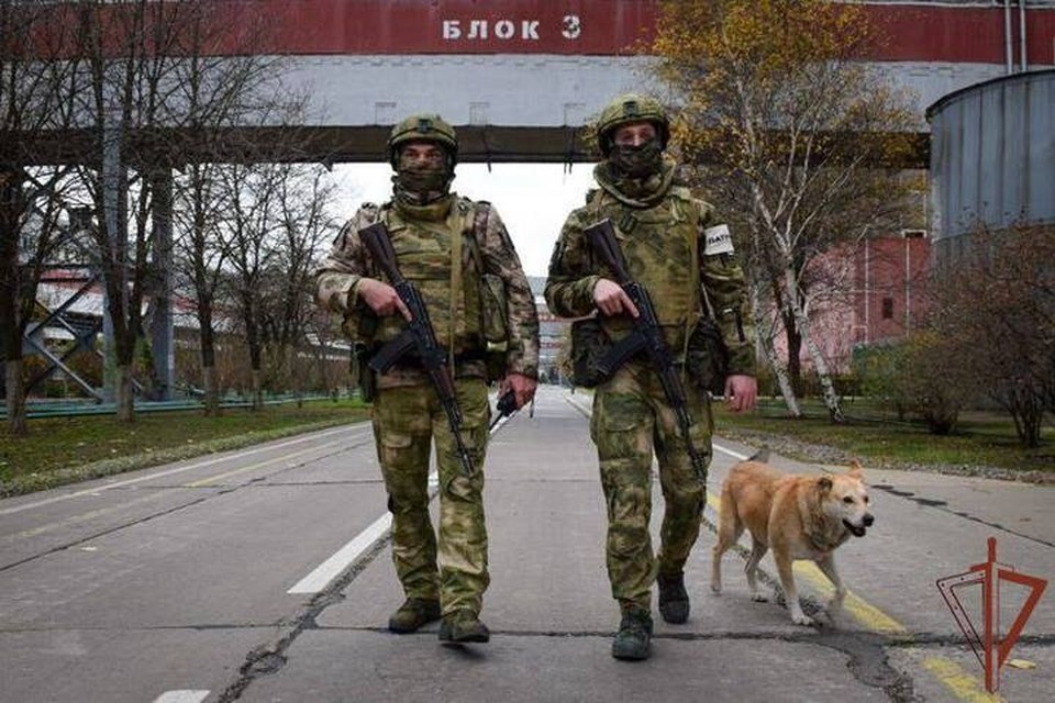    ВСУ постоянно атакуют ЗАЭС и ее окрестности, заставляя принимать дополнительные меры безопасности. Фото: Росгвардия