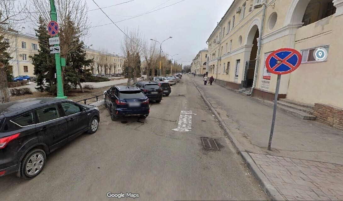    За синей разметкой окажутся самые популярные и большие городские парковки   Google.Maps