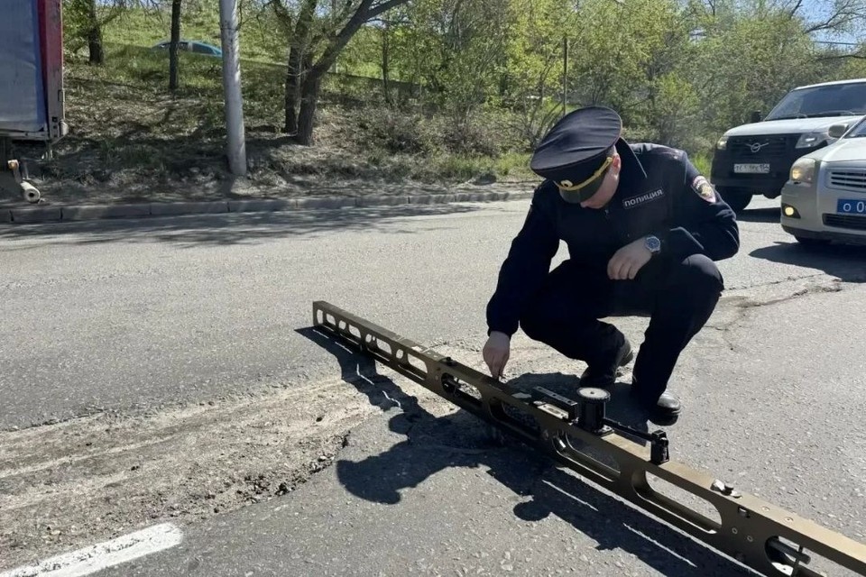   Сотрудники дорожного надзора следят за соблюдением нормативов на улицах города. Фото: пресс-служба ГАИ Новосибирска.