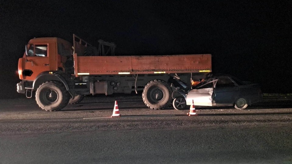    По предварительным данным, 42-летний водитель автомобиля «Богдан-2110», двигаясь из Оренбурга в сторону Самары, не смог выдержать безопасную дистанцию УМВД России по Оренбургской области