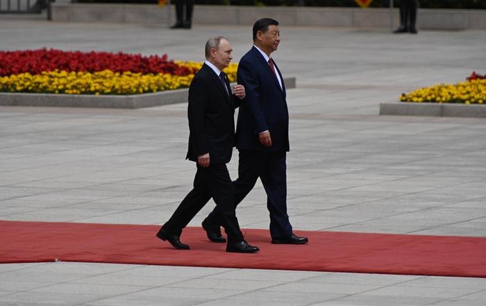 Владимир Путин и Си Цзиньпин. Обложка © Life.ru