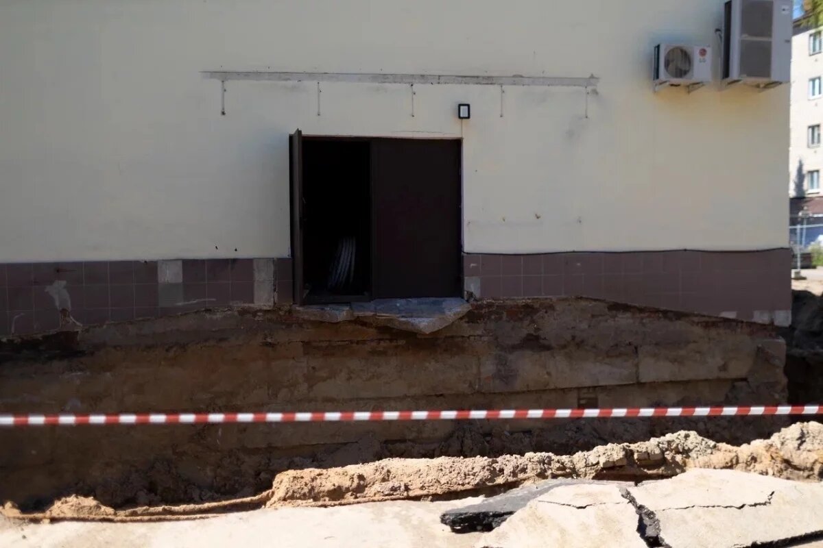    В Смоленске продолжается строительство пристройки к Камерному театру