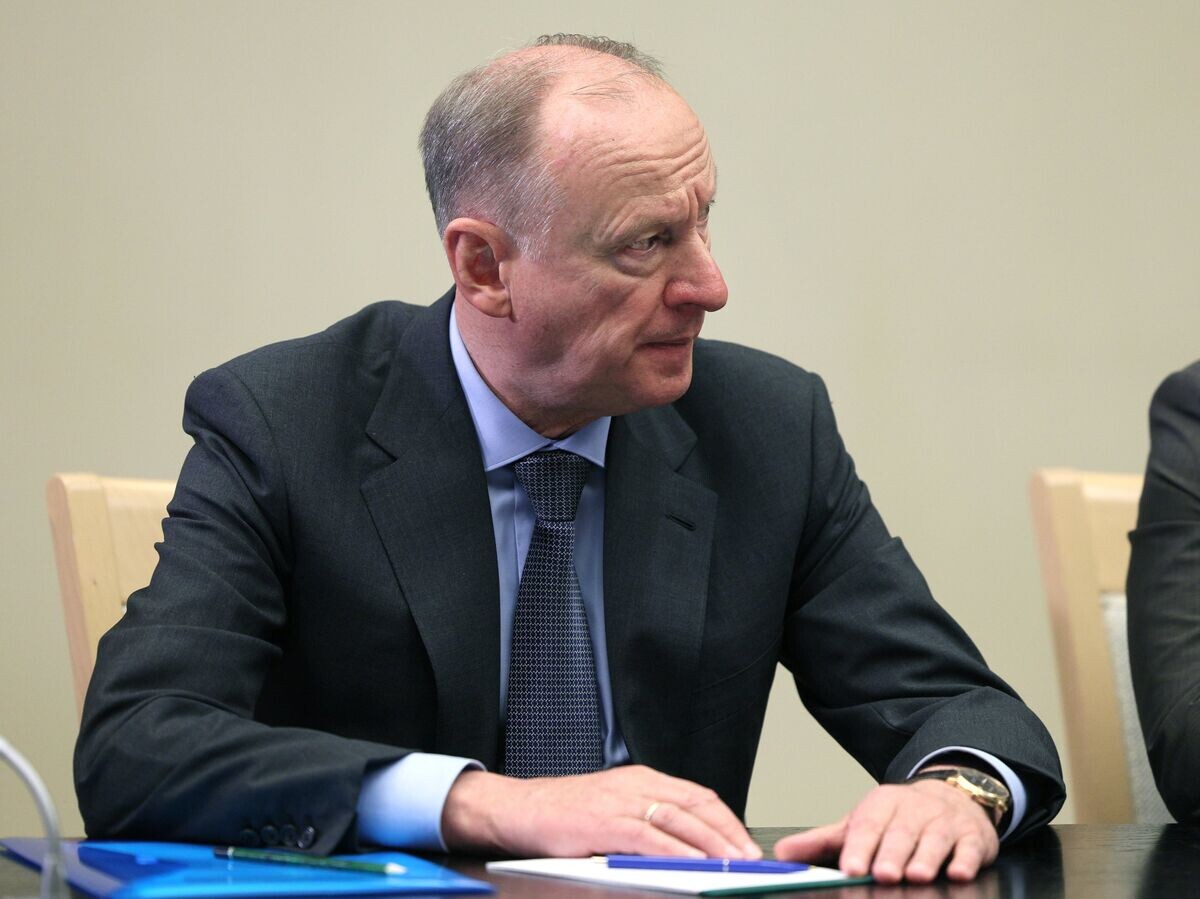    Президент РФ В. Путин провел совещание с членами Совбеза РФ, правительства РФ и руководством силовых ведомств© РИА Новости . POOL/Гавриил Григоров