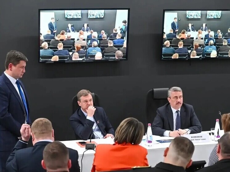     Участники совещания согласовали схему передвижения транспорта. Фото: вице-губернатор Петербурга Кирилл Поляков