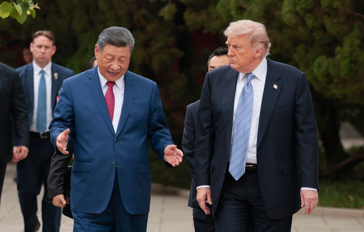    Председатель КНР Си Цзиньпин и президент США Дональд Трамп  Evan Vucci/Pool Photo via AP