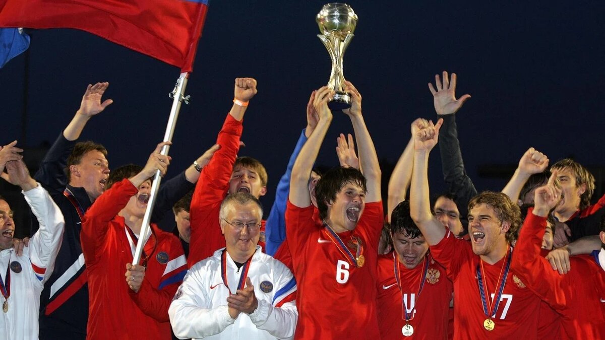 Сборная России U-17 после победы на юношеском Евро-2006