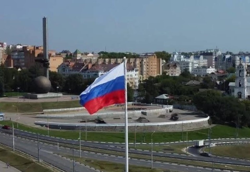    Деньги направляли на ЖКХ транспорт и переселение из аварийного жилья.