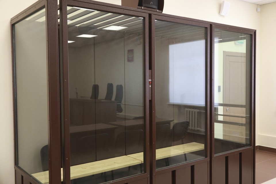    Обвиняемый будет оставаться под стражей на протяжении всего предварительного расследования Олег УКЛАДОВ