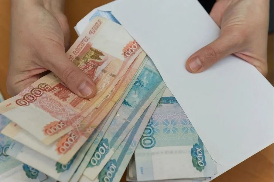    Жительница Новосибирска не может оформить выплаты на дочь из-за бывшего мужа. Олег ЗОЛОТО