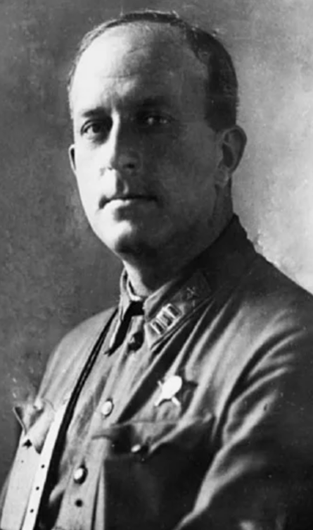 Инженер Владимир Сергеевич Вахмистров.