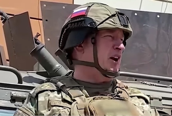    "Ъ": Генерал Лапин может возглавить думский комитет по обороне вместо Картаполова