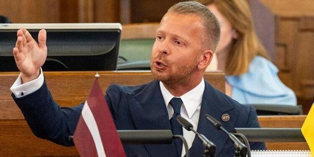 Политик сегодня не может въехать в родную Ригу. Фото из архива "7 секретов"