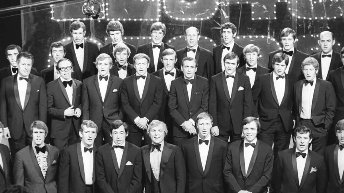 Футбольная команда Англии на чемпионате мира 1970 года исполняет свой хит номер 1 «Back Home» в программе «Top of the Pops» (Фото Getty Images)