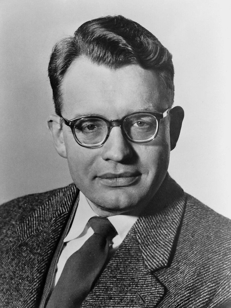 Хендрик Казимир 15.07.1909 - 04.05.2000 источник яндекс.картинки 